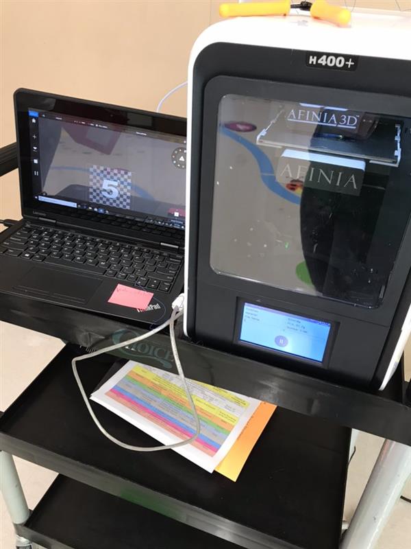 Students learn about new 3D printer